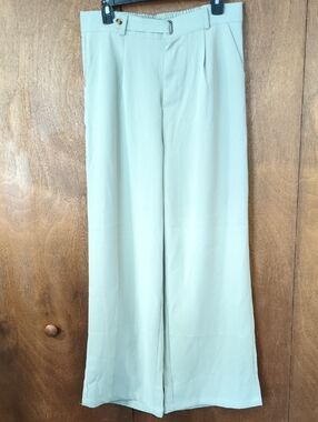 Women’s Wide Leg Trousers in Light Sage Large NWOT